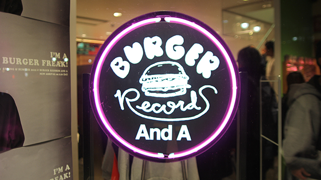 REXX、＜BURGER RECORDS And A POP UP STORE＞にて日本初パフォーマンスを敢行！ music150303_rexx_2