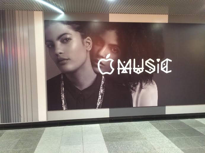 渋谷駅に突如出現したApple Musicの広告がカッコイイ！ img81