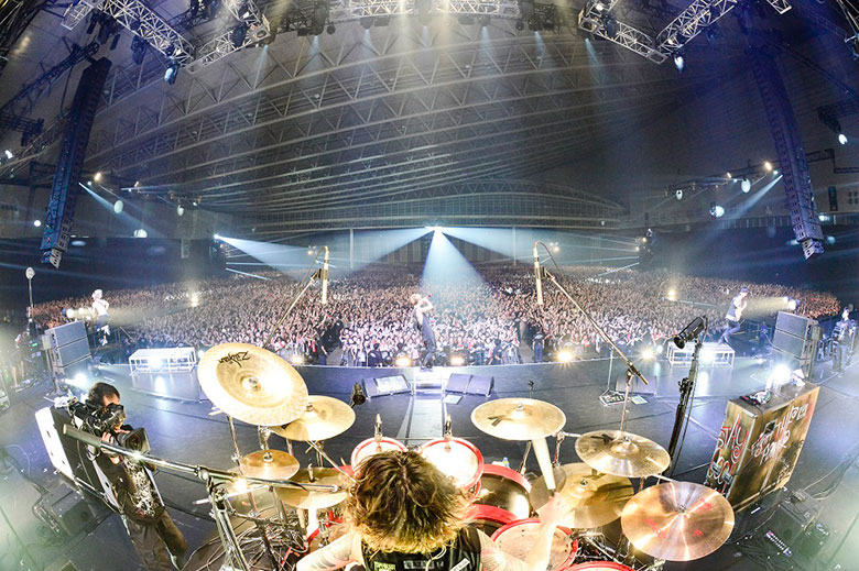 ONE OK ROCK、幕張メッセ公演で披露した待望の新曲配信！ muisc150914_oor_2