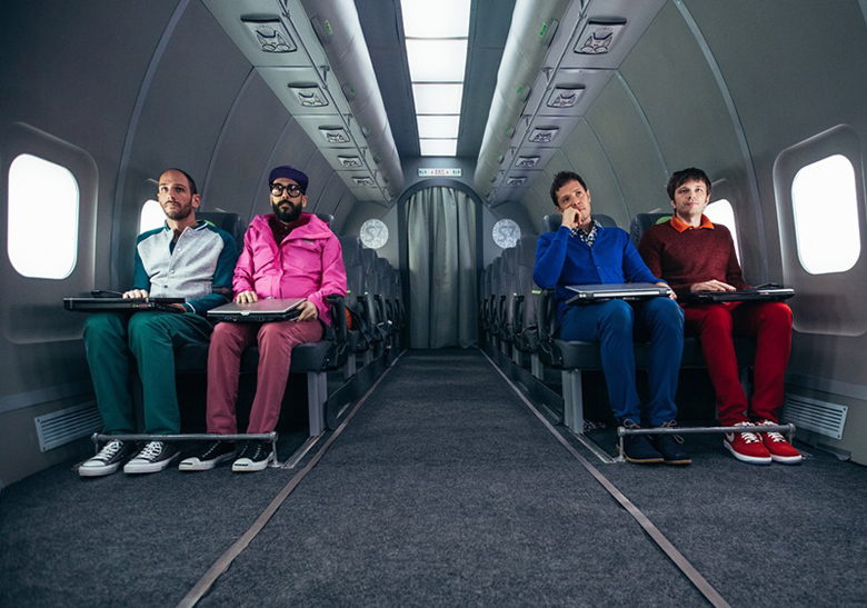 OK Go、人類史上初の無重力MVを世界初公開！ video160212_okgo_2