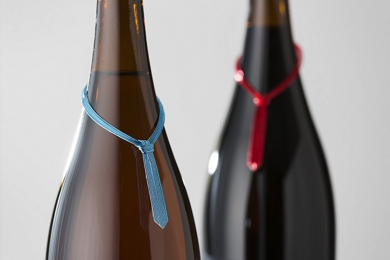 日本唯一のネクタイ付き「一升瓶ビール」が限定発売！？ food160531_sanktgallenbrewery_4