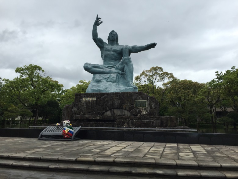 被爆71年。V・ファーレン長崎が今年もユニフォームで平和を祈る nagasaki_heiwa_monument780