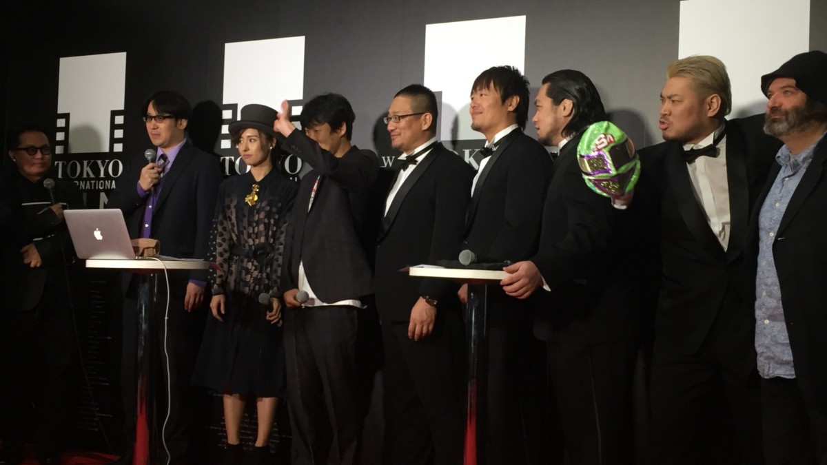ジム・オルーク、松江監督＆DDTプロレスラーと東京国際映画祭レッドカーペットに出演！『俺たち文化系プロレスDDT』 image2