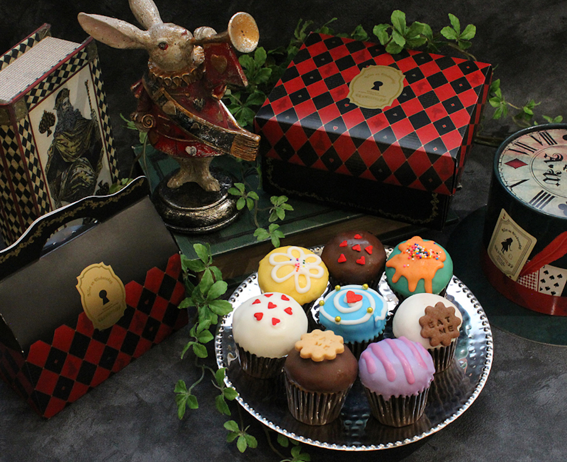 期間限定お値下げ！☆.:*:・'°不思議の国のアリス　.:*:・'°☆ 店内は「不思議の国」そのもの！「水曜日のアリス」ポップアップ