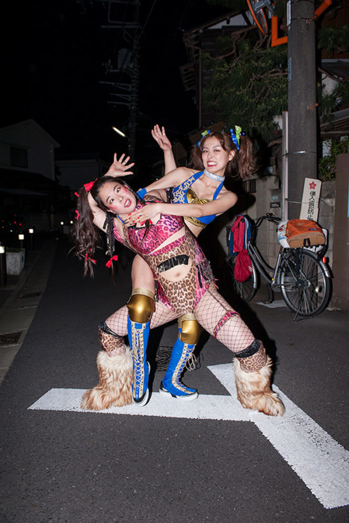 「だーりお」こと内田理央、女子プロレスラー姿でコブラツイスト披露の衝撃！ art170711_rio_5-700x1050