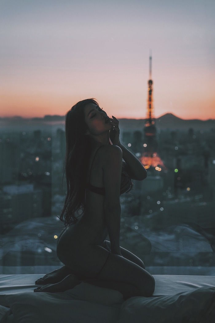ニューヨークの高層ビルと美女 生と死の狭間を切り取る写真家“MAR SHIRASUNA”とは？ art_mamudsny_4-700x1049
