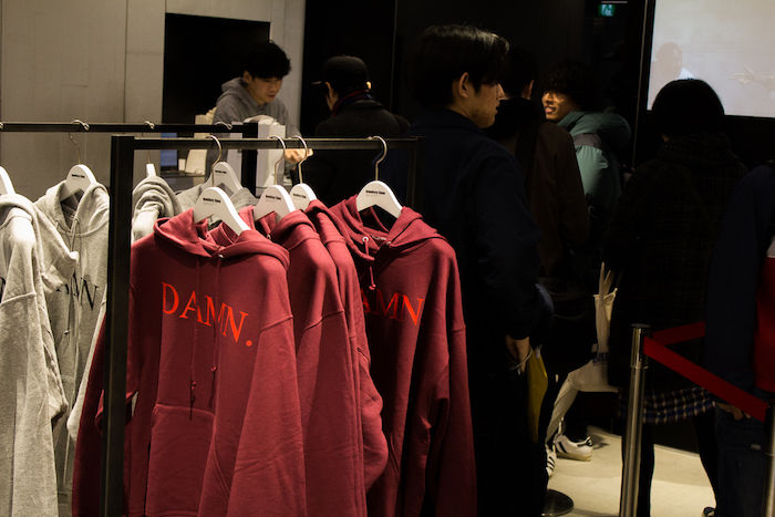 【レポート】ケンドリック・ラマー『THE DAMN. POP UP』東京オープン！早朝から行列が発生！！ fashion171118_thedamnpopup_29-700x467