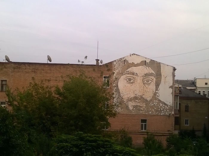 新たな発信地となるのか？キエフのストリートアートがおもしろい km64_vhils-700x523