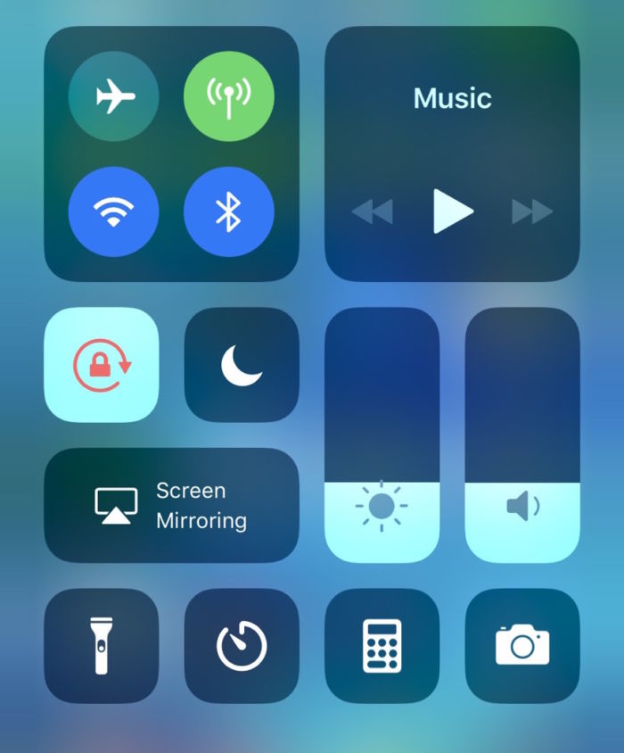 「iOS11.2」でコントロールセンター・Wi-Fi＆Bluetoothスイッチが3段階表示に！ technology171206_ios11-controlcenter_-700x844