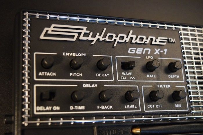 どこでも気軽に持ち運べるアナログ・シンセに進化した『Stylophone GEN X-1』の魅力 technology_StylophoneGENX-1_04-700x468