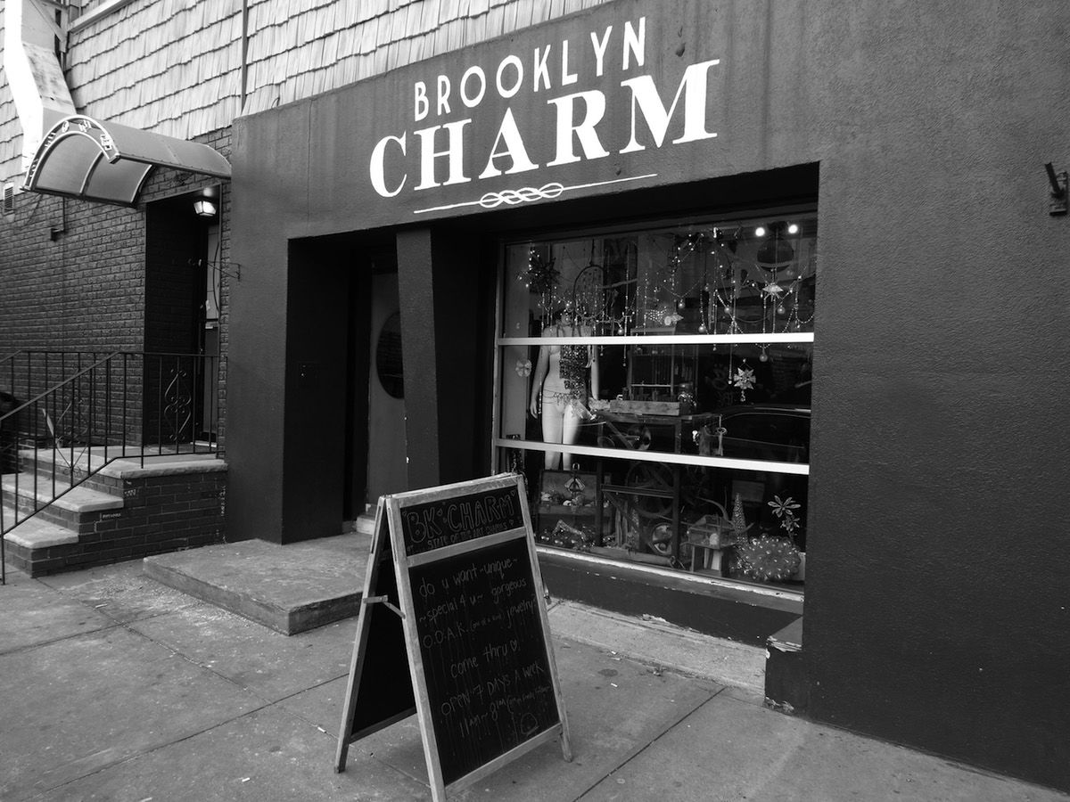 NY発、大人気アクセサリーショップ 「Brooklyn Charm」 原宿にOPEN！話題のイラストレーター「たなか みさき」とのコラボも。 life180309-brooklyncharmjapan-2-1200x900
