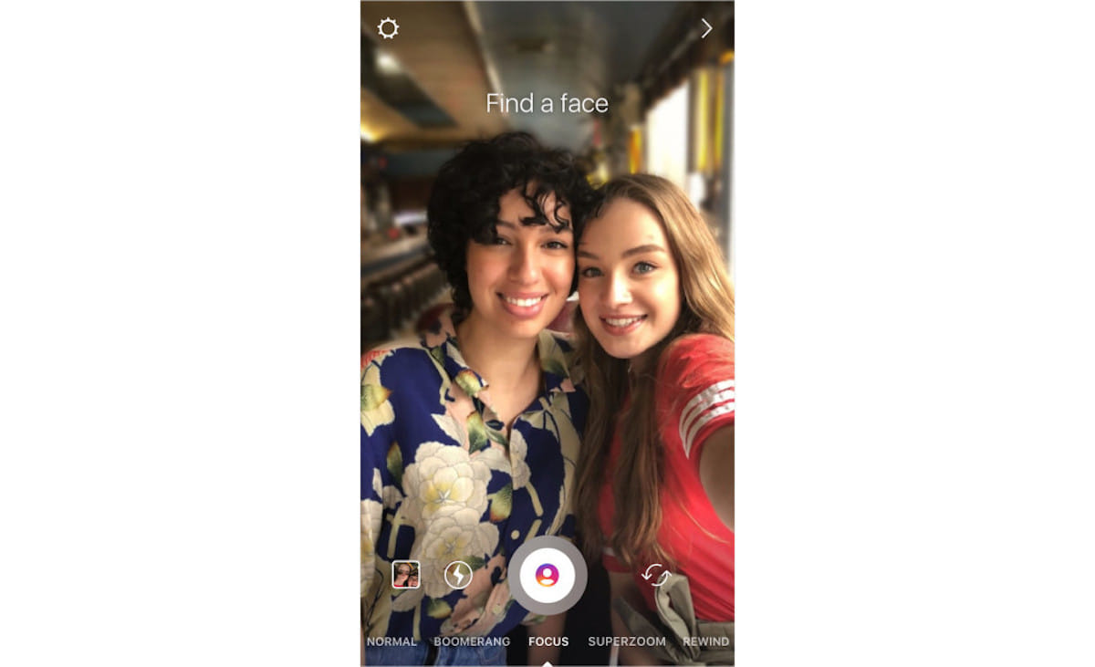 インスタ新機能「FOCUS」iPhoneのポートレートモードのように人物写真にボケ味を追加！ technology180411_instagram_3-1200x731