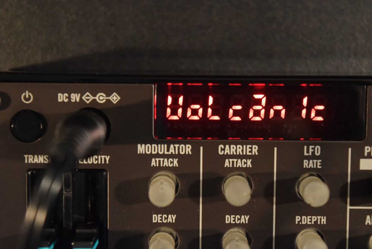 80年代に一世を風靡したFM音源をコンパクト・サイズで気軽に楽しめる、KORG『volca fm』の魅力 technology180606_volcafm_5-1200x802