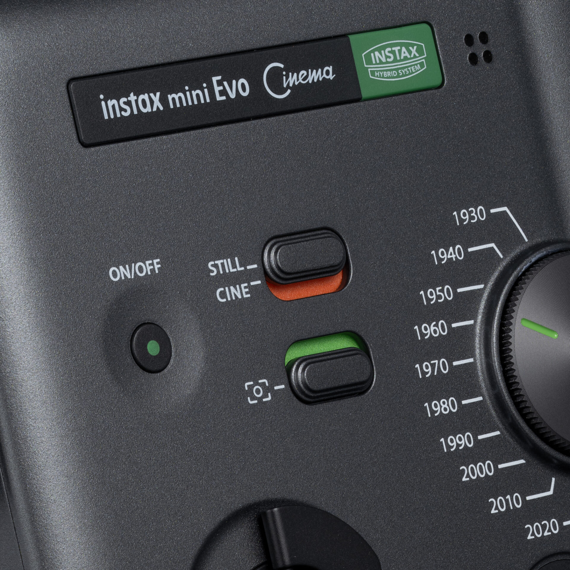 動画を“手渡す”という新体験。instax mini Evo Cinema™が切り拓く、チェキ™の次なる時代 17c5c1a865af0fe0cabdeb0fb782d18d-1920x1920